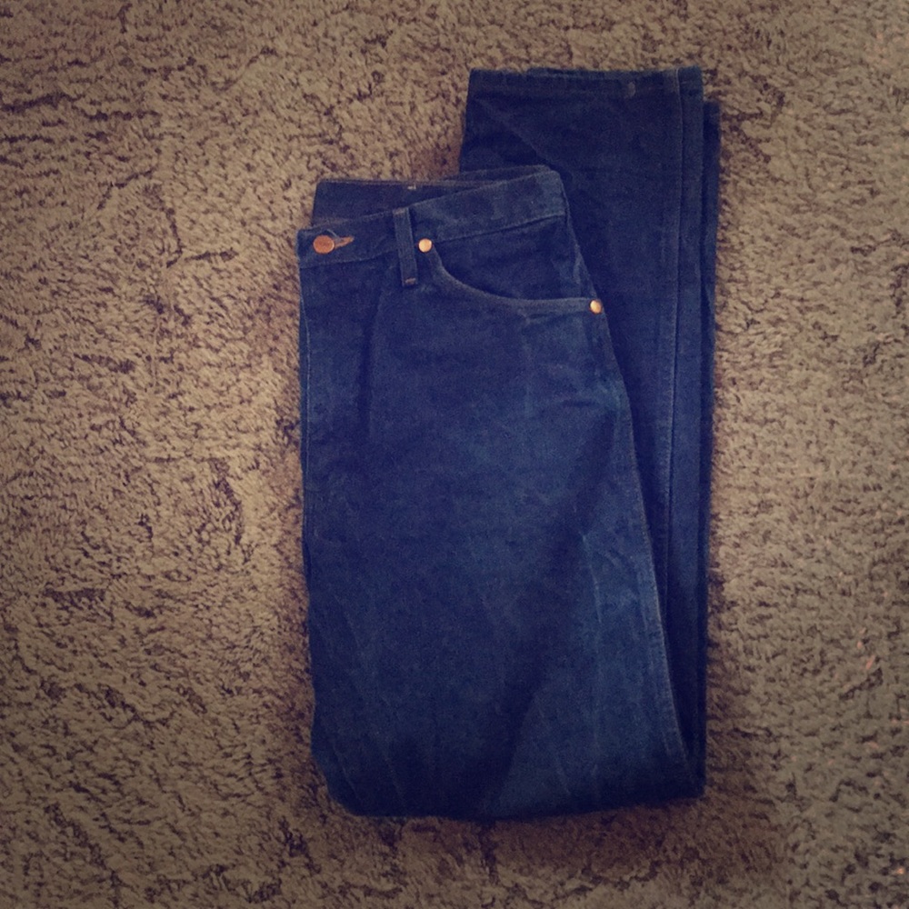 Like new! Men’s Wrangler cowboy fit jeans!